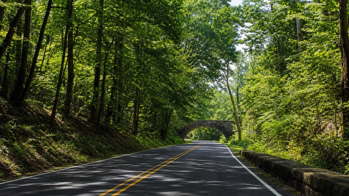 National Scenic Byways scenic highway guide illustration